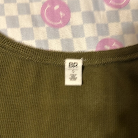 Green nordstroms baby tee - Picture 4 of 4